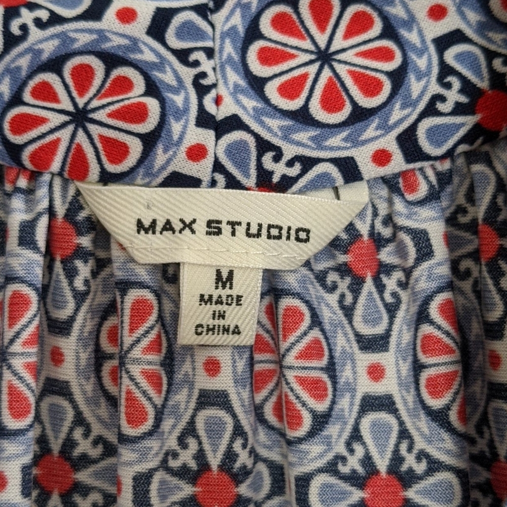 Max Studio Abstract floral pullover Top Medium - Picture 5 of 7